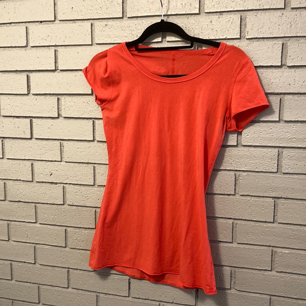 Lululemon fitted T shirt